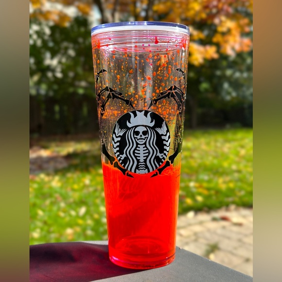 🩸 24oz Blood Drip Snowglobe Tumbler 🩸 - Picture 4 of 4